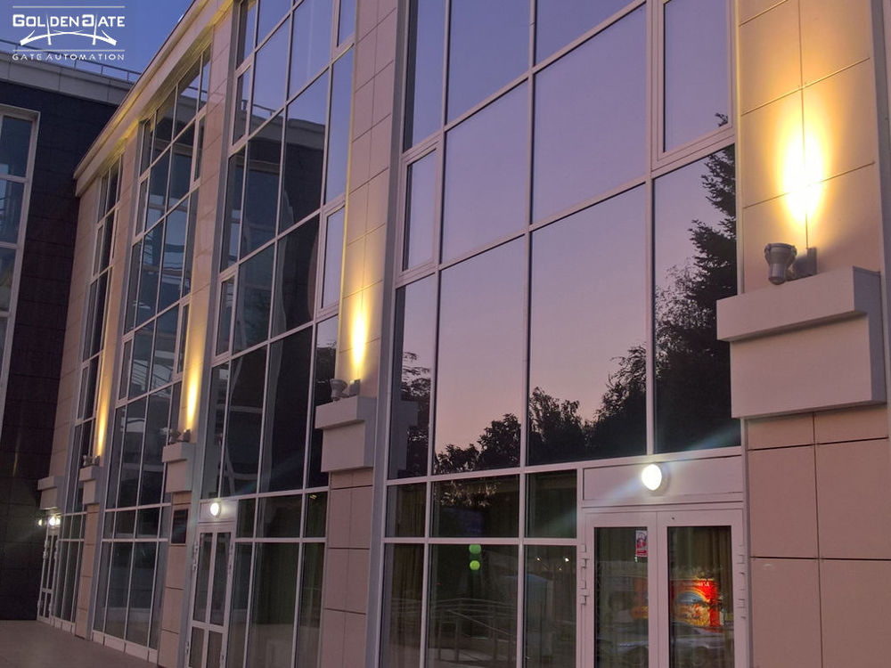 "شیشه سکوریت چه کاربردهایی دارد