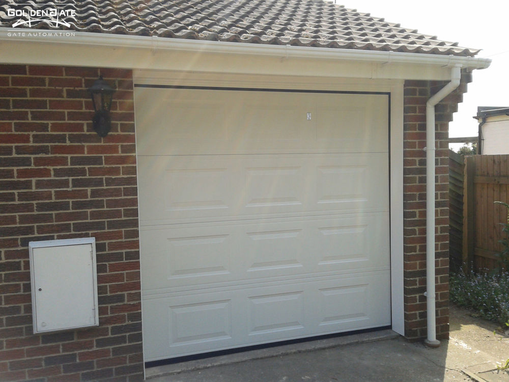  تمیز کردن تیغه های کرکره برقی