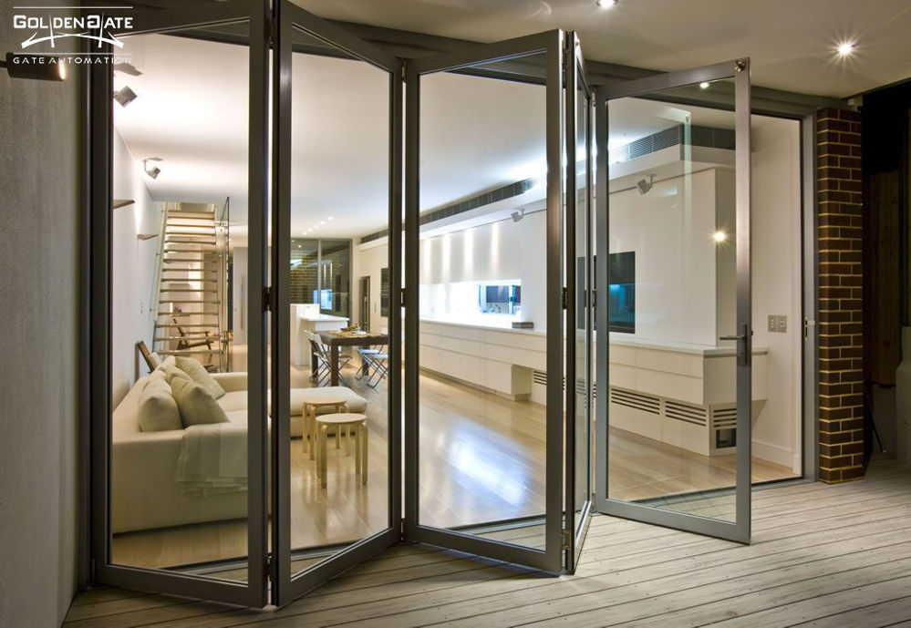 Automatic folding door