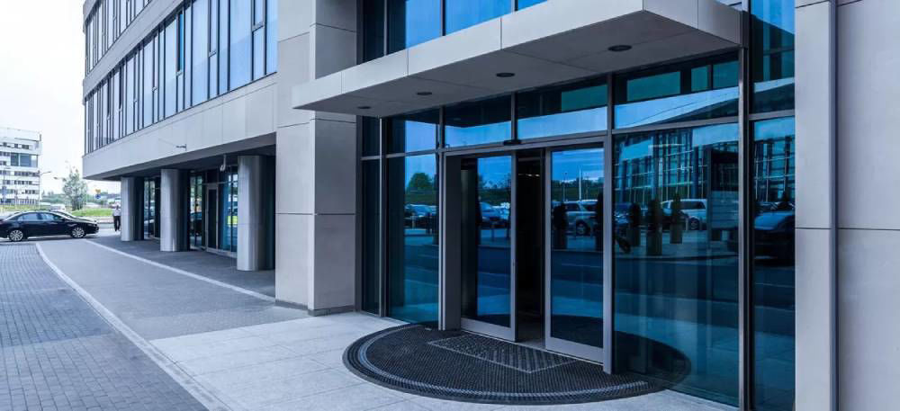 در بانک ها از چه مدل درب اتوماتیکی استفاده می شود؟